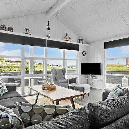 3 Bedroom Lovely In * Hejls