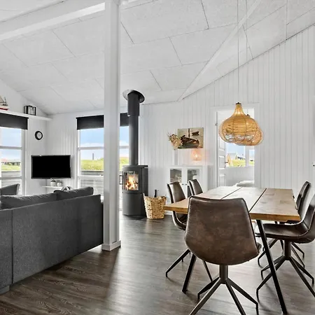 Holiday home 3 Bedroom Lovely In Hejls