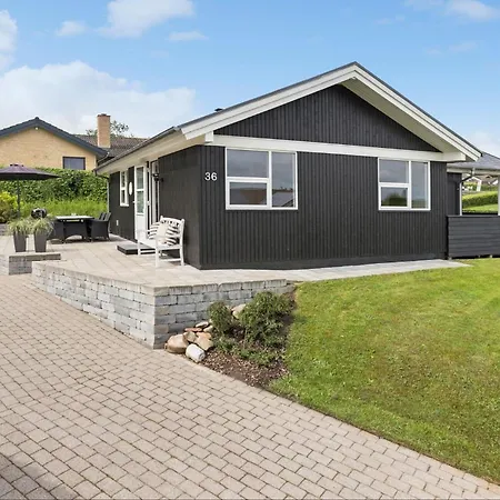3 Bedroom Lovely In *