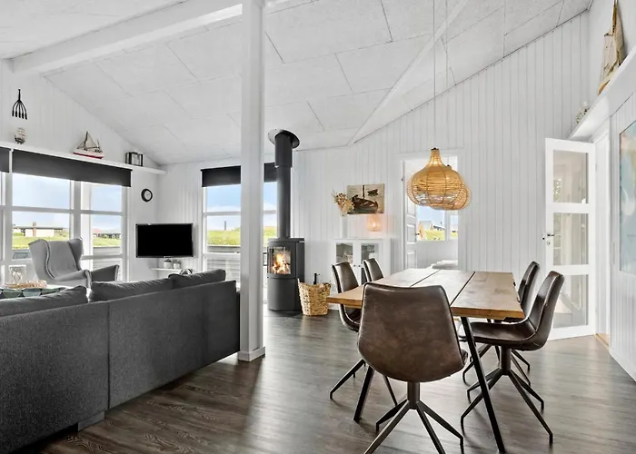 Semesterbostad Beautiful In With Wifi Hejls